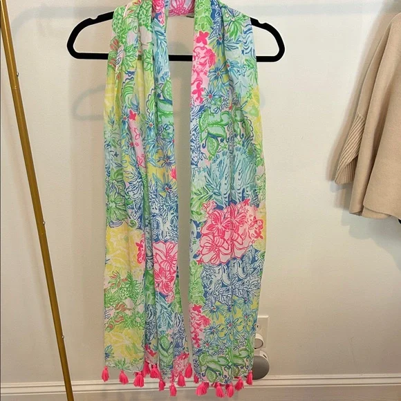 Lilly Pulitzer Vibrant Floral Scarf with Pink Tassels - Picture 1 of 3